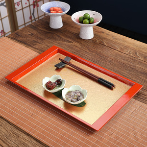 ถาดเสิร์ฟพลาสติกทรงสี่เหลี่ยม สีแดงทอง ขนาด 30x20 ซม. สำหรับใช้ในร้านอาหาร โรงแรม - Product Image 1