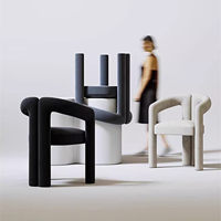 Chaise de salle à manger moderne en velours capitonné épais, style cœur, avec structure en métal noir, écologique, design hôtelier