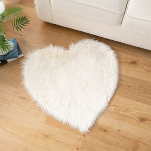 Super doux mignon <span class=keywords><strong>forme</strong></span> <span class=keywords><strong>en</strong></span> coeur joli <span class=keywords><strong>tapis</strong></span> intérieur fausse fourrure <span class=keywords><strong>de</strong></span> <span class=keywords><strong>lapin</strong></span> blanc moelleux <span class=keywords><strong>tapis</strong></span> pour chambre <span class=keywords><strong>tapis</strong></span> <span class=keywords><strong>de</strong></span> chevet - Product Image 3