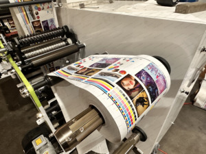 320mm 3 + 3 delam Relam riêng biệt tự động tải thư giãn tự động đăng ký Màu động cơ servo máy in flexo - Product Image 6