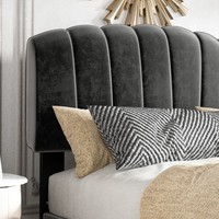 Premium Samt-Plattformbettgestell in Schwarz mit Vertikal Gestepptem Gebogenem Kopfteil für Luxuriöse Heim- und Apartment-Schlafzimmer
