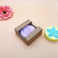 Boîte cadeau carrée moderne en papier kraft avec fenêtre transparente, emballage écologique