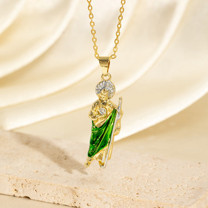 Collar con Colgante <span class=keywords><strong>de</strong></span> <span class=keywords><strong>Nuestra</strong></span> <span class=keywords><strong>Señora</strong></span> <span class=keywords><strong>de</strong></span> <span class=keywords><strong>Guadalupe</strong></span> Chapado en Oro <span class=keywords><strong>de</strong></span> 18K, Joyería Religiosa con Esmalte <span class=keywords><strong>de</strong></span> la Virgen María - Product Image 6
