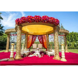 Mandril de fibra tallada para boda, decoración de boda, área abierta, Reino Unido - Product Image 1