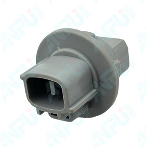 ขั้วหลอดไฟ T20 WZL-297 แบบขาพลาสติก สำหรับไฟเลี้ยวรถยนต์ - Product Image 4