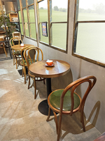 Ensemble table et chaises de style rétro en bois massif vintage pour restaurants, cafés, pâtisseries et espaces commerciaux