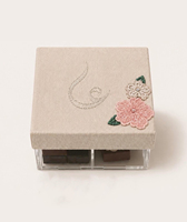 Boîte d'emballage personnalisée en acrylique rigide transparent pour snacks, chocolats et noix, boîte cadeau de luxe pour mariage avec broderie en lin pour bonbons et chocolats