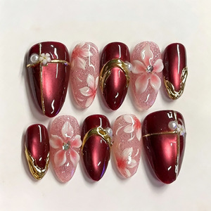 30 pièces de faux ongles à presser exquis, forme amande, effet œil de chat perlé, fleurs sculptées 3D, feuille d'or, vente en gros - Product Image 1
