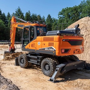 Excavadora <span class=keywords><strong>de</strong></span> <span class=keywords><strong>Tierra</strong></span> <span class=keywords><strong>de</strong></span> Alta Calidad <span class=keywords><strong>de</strong></span> 20 Toneladas DX210W-7B, Equipo <span class=keywords><strong>de</strong></span> Movimiento <span class=keywords><strong>de</strong></span> Tierras, Retroexcavadora para Construcción <span class=keywords><strong>de</strong></span> Carreteras - Product Image 1