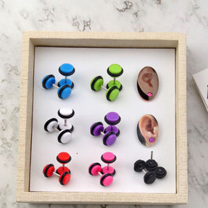 أقراط أذن مزيفة أكريليك محيرة محيطة للثقب 16 جرام مجوهرات للجسم أقراط للثقب في الأذن للرجال والنساء أقراط مزيفة - Product Image 4