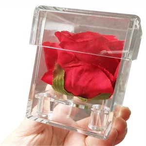 Caja de regalo de acrílico transparente de lujo de tamaño personalizado con tapa Caja de exhibición de almacenamiento de flores cuadrada - Product Image 3