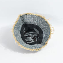 Nouvelle Collection Printemps-Été 2025 – Chapeau Bob en Jean Tendance pour Femme avec Bord Effiloché et Rivets Élégants, Idéal pour la Protection Solaire en Extérieur - Product Image 5