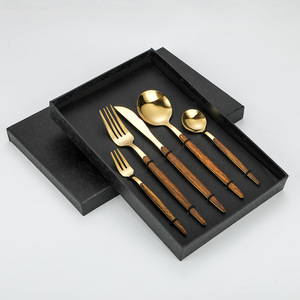 Set di posate effetto legno in acciaio inossidabile 430: coltelli, forchette, cucchiaini, forchettine da tè, coltelli da bistecca e posate per uso quotidiano - Product Image 6