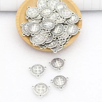 Centre de table Triangle pour chapelet de la médaille de Saint bénett, 1.8x2cm