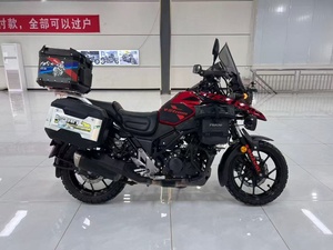 Motocicleta Suzuki DL250 V-Strom de 248cc, Motor Bicilíndrico en Paralelo Refrigerado por Aire, de Gasolina, para Aventura y Uso Urbano de Largo Alcance - Product Image 2