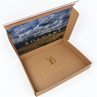 Boîte d'expédition certifiée Cailyn pour vêtements et articles en fourrure - Dossiers personnalisés avec estampage à chaud doré, revêtement UV et impression de logo en relief