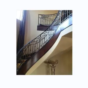 Diseños de barandilla de escaleras en hierro Exterior Barandilla de escalera de hierro forjado Barandilla de vidrio Balcón para el hogar
