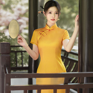 Nouvelle Robe Cheongsam Femme Printemps-Été Style National, Motif Uni, Longue, en Satin, Élégante et Raffinée, Abordable - Product Image 3