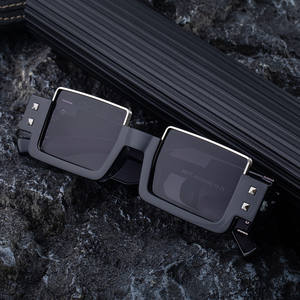 Lunettes de soleil Cyberpunk à monture carrée pour hommes, en plastique noir et métal, verres PC UV400, protection solaire classe 2, mode extérieure - Product Image 1