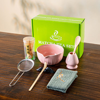 Astief – Outils traditionnels faits main pour la préparation du matcha, personnalisables avec logo, boîte verte, bol en céramique, ensemble matcha rose avec bec verseur