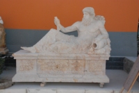 Sculpté à la main grandeur nature pierre naturelle personnalisé sculpté à la main grec femme sommeil couché Sculpture marbre blanc blanc vieil homme Statue