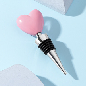Heart-shaped Wine <b>Bottle</b> Stopper Red Plastic Sealing Wedding Favor Gift - Product Image 4