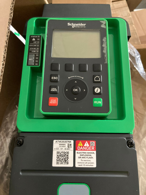 1 brand new original item Brand New Original S Atv630 Series Altivar Atv630u07n4 Atv630u15n4 Atv630u22n4 Brand New Original Spot
