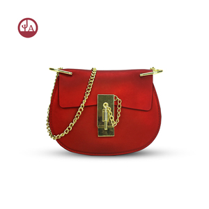 AH23 Venta caliente encantadora forma de tamaño pequeño de mujer de color caramelo jalea toda bolsa/bolsa de mano - Product Image 6