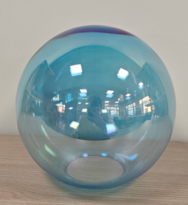 Boule de jardin en verre artisanale, décoration extérieure résistante aux intempéries, globe décoratif pour cour, patio, pelouse - Product Image 1