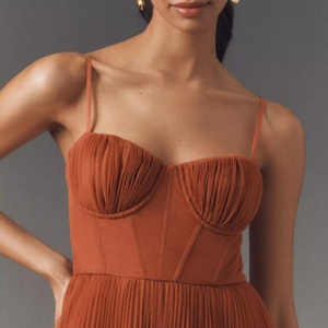 Vestido midi plisado de tul con corsé, corte acampanado, bordado de encaje, decorado con piel sintética, para verano, con frente natural - Product Image 2