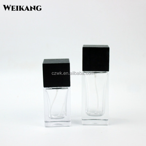 Flacon de parfum vide en verre de luxe, forme carrée, fond épais, 30 ml, 50 ml, avec vaporisateur et couvercle en bambou noir - Product Image 3