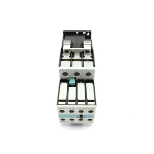 Nuevo en Stock: Contactor de Potencia SIEMENS 3RT1025-1AL24 400V 12A para Control y Conmutación de Motores Industriales - Product Image 1
