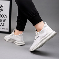 Nouvelle version 2020 – Chaussures de course respirantes en maille pour hommes avec semelles souples antidérapantes – Baskets noires tendance pour l'été