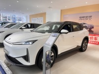 Dongfeng Aeolus L7 2025, SUV électrique intelligent 5 portes 5 places, autonomie 530 km, puissance 100-150 kW, image panoramique 360° et système de sécurité complet
