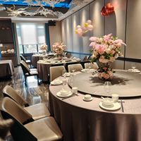Centre de table floral artificiel moderne et minimaliste, fait main en soie et métal, arrangement floral au parfum subtil pour mariage