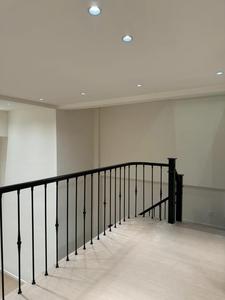 Bán Buôn Giá Rẻ Hiện Đại Hollow Rèn Sắt Cầu Thang Lục Bình Lục Bình Trong Nhà Trục Thiết Kế Chống Gỉ Biệt Thự Ngoài Trời Hàng Rào Ban Công Lan Can - Product Image 2