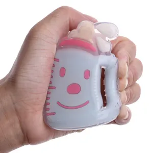 Nuevo diseño Pop venta botella de alimentación de forma libre de BPA bebé botella de silicona dentición sensorial de juguete