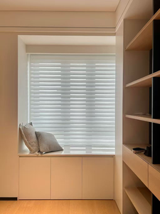 Armario Empotrado Minimalista con Puerta Invisible, <span class=keywords><strong>de</strong></span> Piso <span class=keywords><strong>a</strong></span> <span class=keywords><strong>Techo</strong></span>, con Área <span class=keywords><strong>de</strong></span> Colgado y Almacenamiento en Cajones - Product Image 6