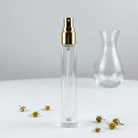 Flacon de parfum en verre vide rechargeable de 15 ml avec pulvérisateur à pompe et couvercle carré doré