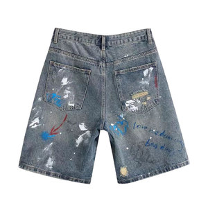 Pantalones Cortos Vaqueros Rotos Holgados para Hombre, Estilo Urbano con Estampado de Grafiti, Fabricados a Medida por OEM, Ideales para Verano - Product Image 2