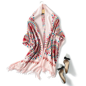 <span class=keywords><strong>Sciarpa</strong></span> Elegante Invernale Calda <span class=keywords><strong>in</strong></span> Pashmina con Fiori Ricamati e Nappe, Foulard <span class=keywords><strong>in</strong></span> <span class=keywords><strong>Cashmere</strong></span> da <span class=keywords><strong>Donna</strong></span> - Product Image 4