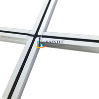 Section de grille de plafond suspendu moderne 600 mm, profilé en T transversal, lot de 10 x 24 mm, acier galvanisé, revêtement en zinc blanc, Saintec S-SA-01, bureau