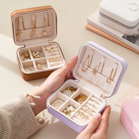 Mini boîte à bijoux portable créative en cuir PU Stockage de papier simple pour boucles d'oreilles et bagues