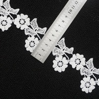 Dentelle florale soluble dans l'eau de luxe personnalisée de 5 cm en polyester blanc pour la décoration de robes et de culottes pour femmes