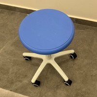 Chaise expérimentale mobile bleu clair moderne, siège étudiant en PU anti-corrosion pour salle de classe, mobilier de laboratoire, banc en métal