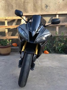Moto sportive Yamaha1 YZF <span class=keywords><strong>R6</strong></span> 600cc : 4 cylindres, refroidissement par eau, luxe haut de gamme, puissance de niveau piste et conduite confortable - Product Image 2
