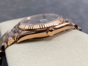 high top quality luminous watch Waterproof PPM Factory 40mm 904L Steel 3255 Movement Weighted 208g Rose Gold green watch - Product Image 4