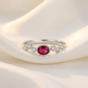 Bague en or blanc massif 18 carats avec rubis naturel et diamants naturels brillants, design minimaliste tendance, très populaire - Product Image 3