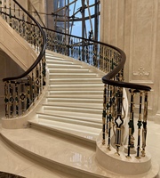 Escalier en colimaçon massif et extravagant de style européen, marbre de luxe haut de gamme, pierre naturelle pour villas et appartements