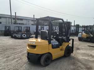 Minicargadora diésel usada de 3 toneladas marca japonesa TOYOTA 7fd30 con 3 mástiles y 4.5 metros de elevación, con motor, caja de cambios y rodamientos, en venta en Hefei. - Product Image 2